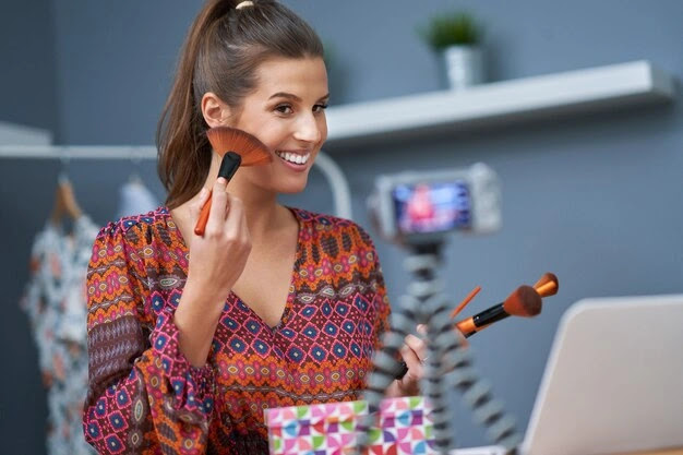How to Match Your Makeup to Your Outfit for Any Occasion